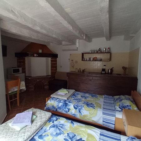 Apartmani Bartulasi Roč Buitenkant foto