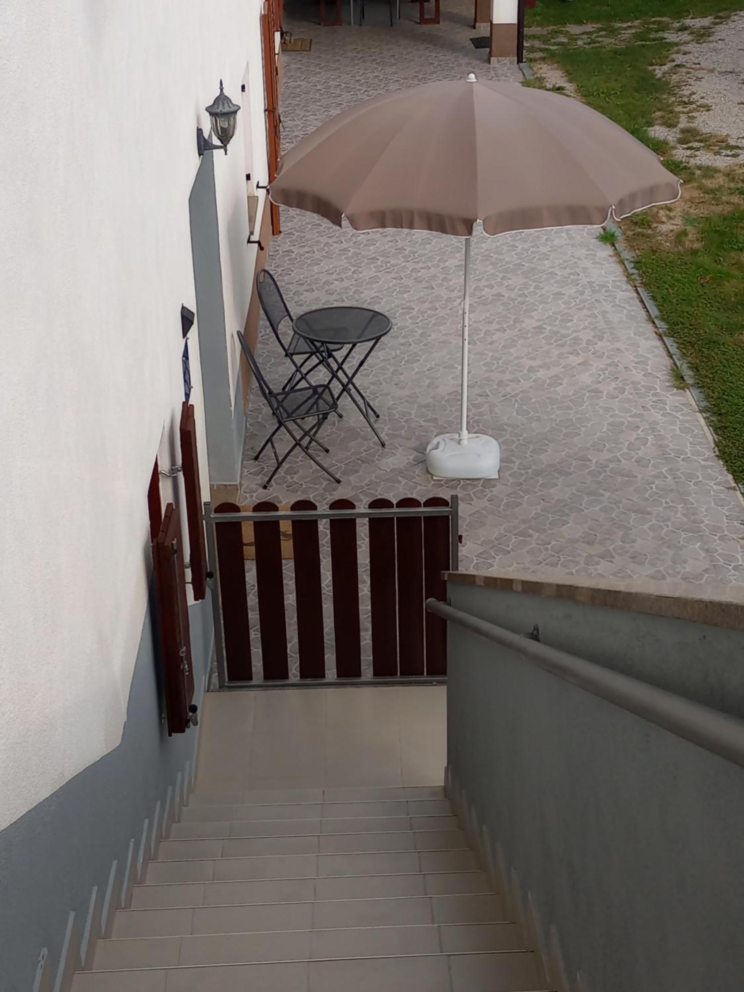 Apartmani Bartulasi Roč Buitenkant foto