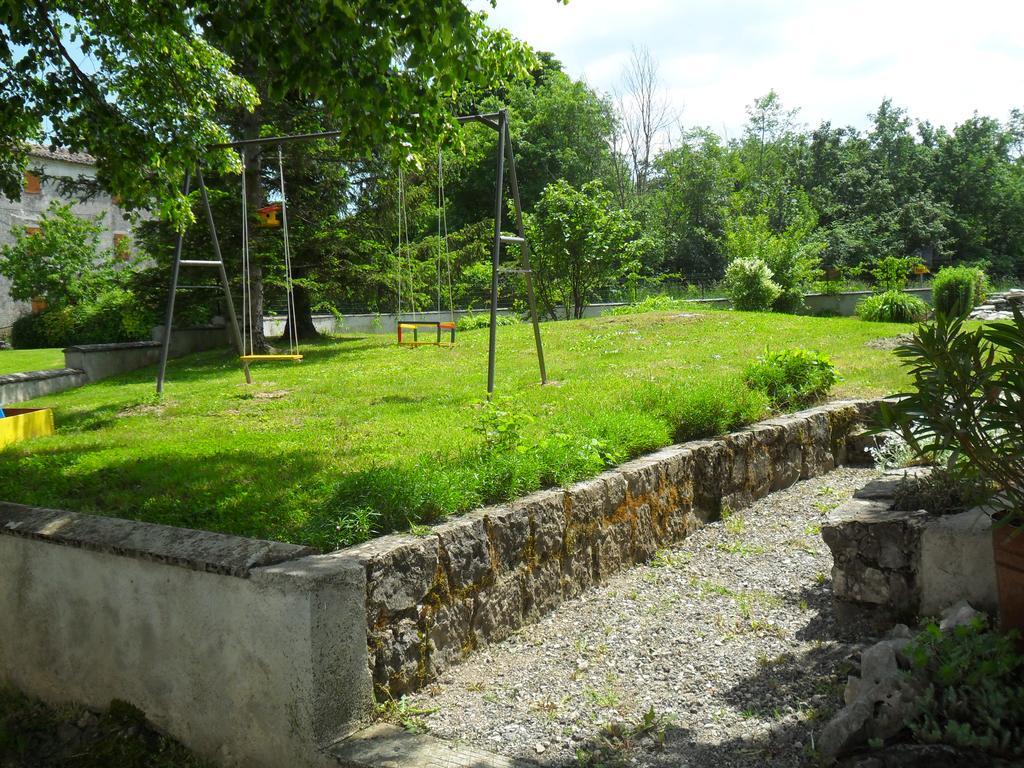 Apartmani Bartulasi Roč Buitenkant foto